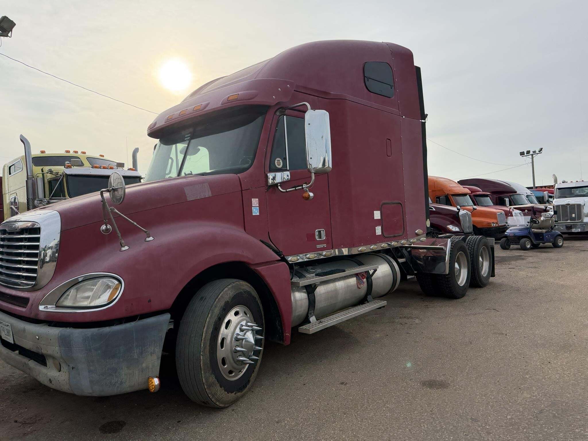 2010 FREIGHTLINER COLUMBIA in Covington, TN