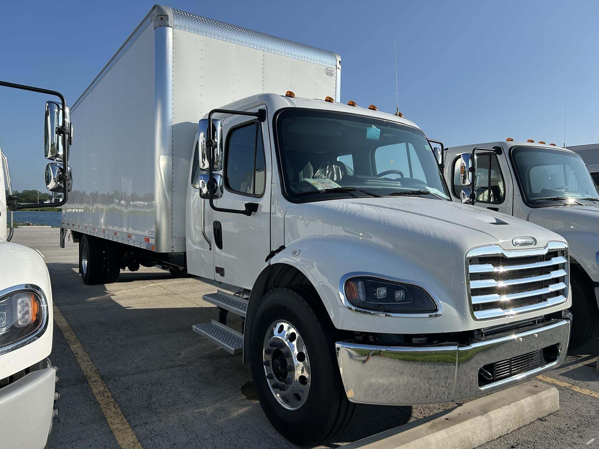 2027 FREIGHTLINER BUSINESS CLASS M2 106 in West Jefferson, OH