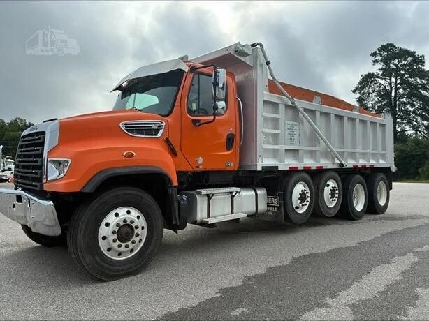 2015 FREIGHTLINER 114SD in Chatham, VA