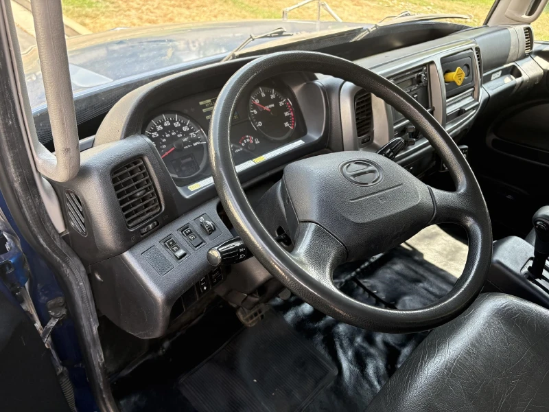 2019 HINO 268