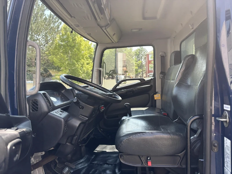 2019 HINO 268