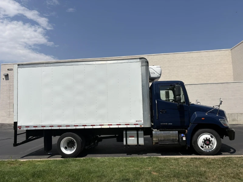 2019 HINO 268