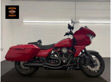 Check out the 2025 Harley-Davidson Road Glide Key Highlights image