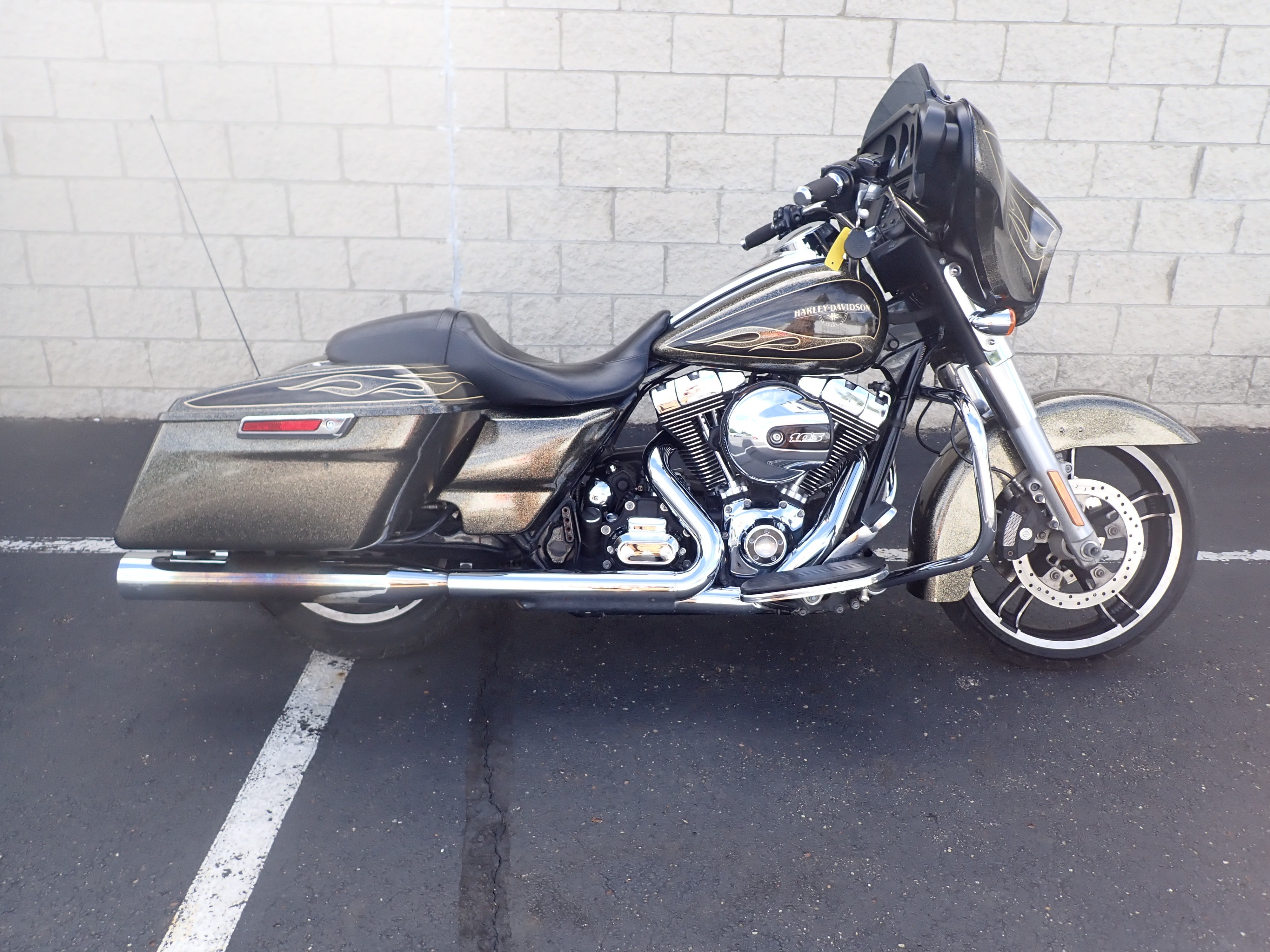 2016 Harley-Davidson Street Glide® in Massillon, OH