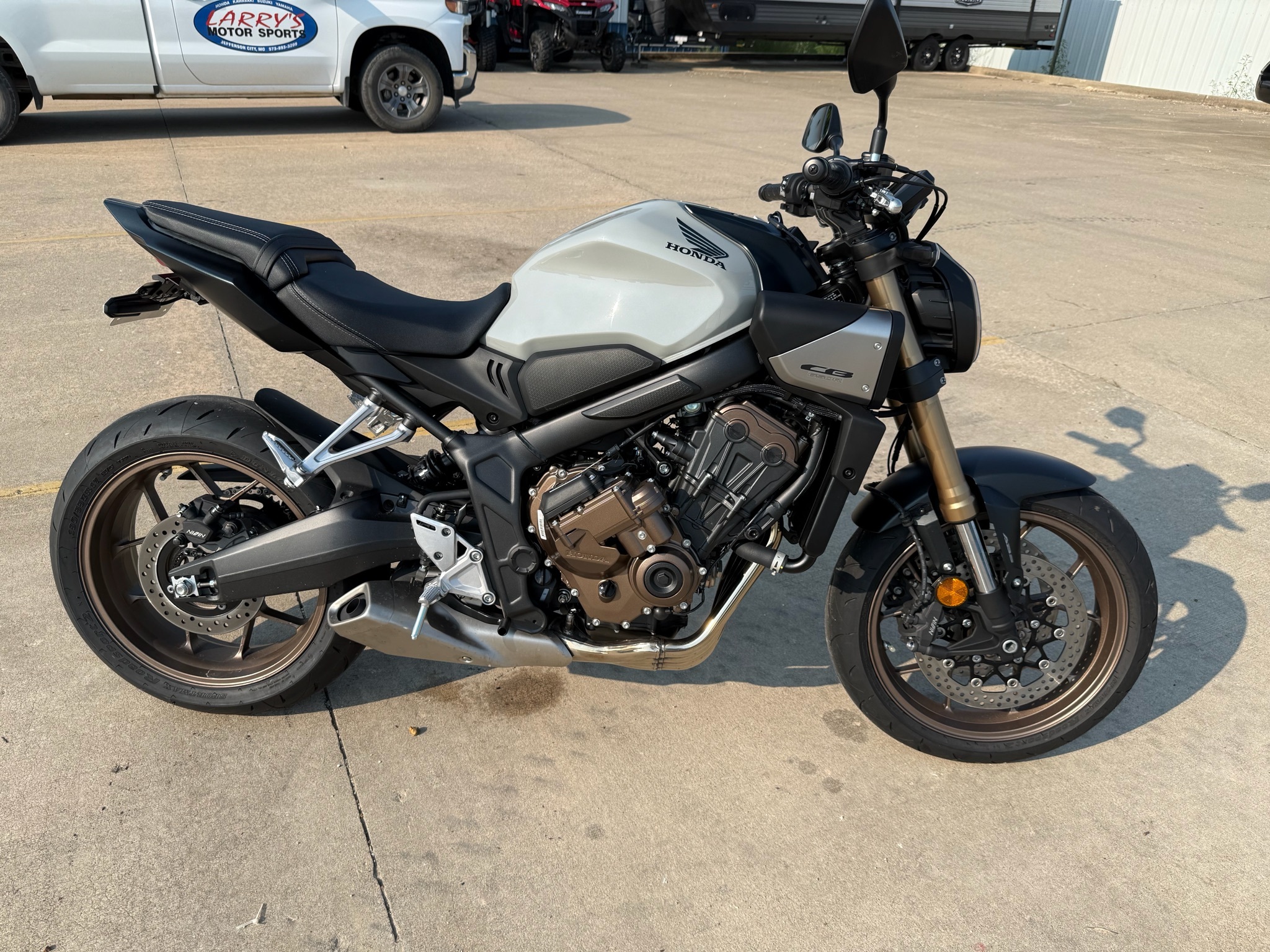 2025 Honda CB650R E-Clutch BASE in Jefferson City, MO