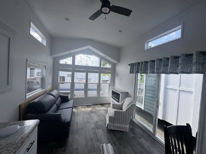 2027 FOREST RIVER QUAILRIDGE 355FL-L-S