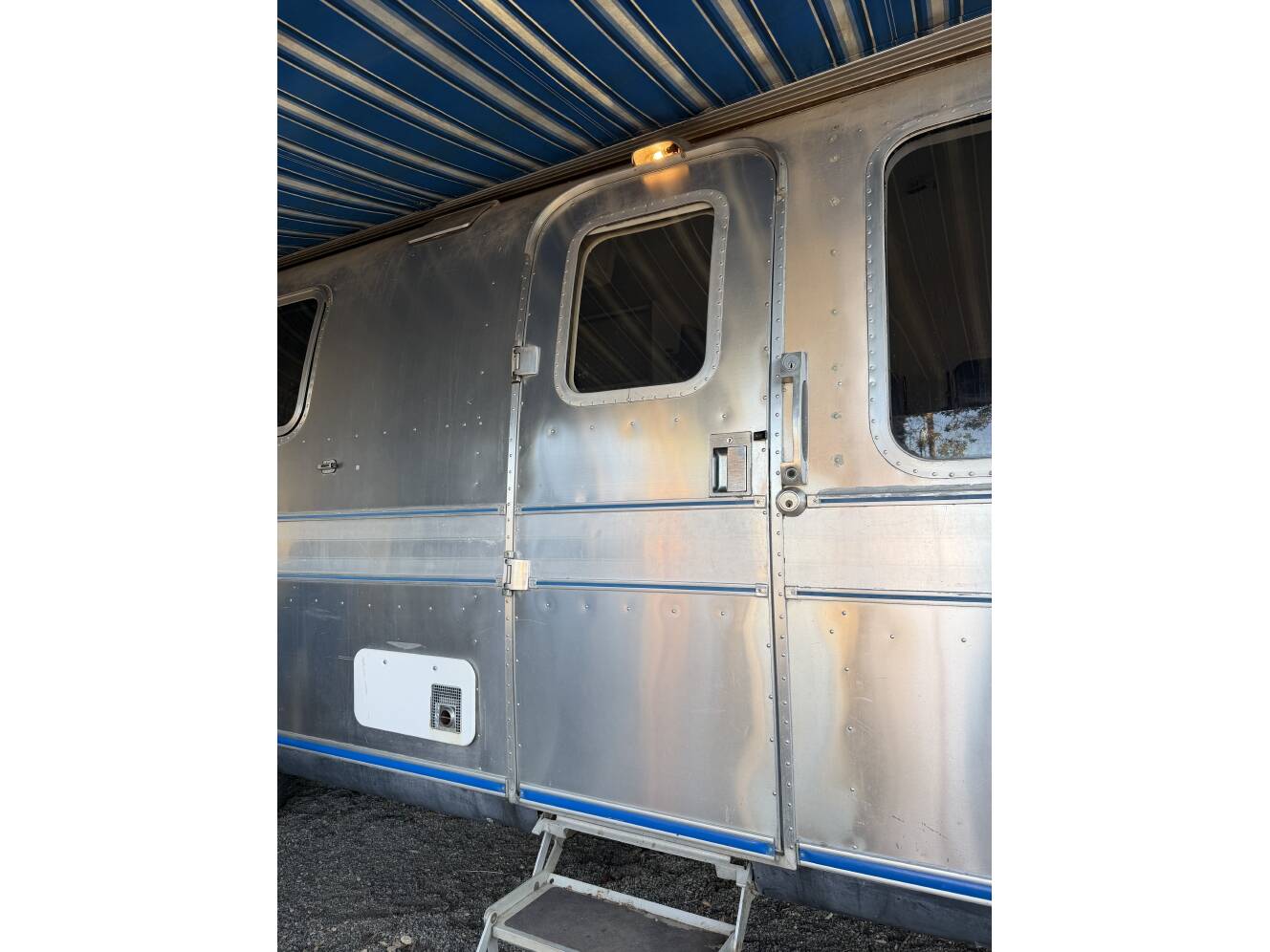 A photo of this 1983 Airstream EXCELLA 1000 30