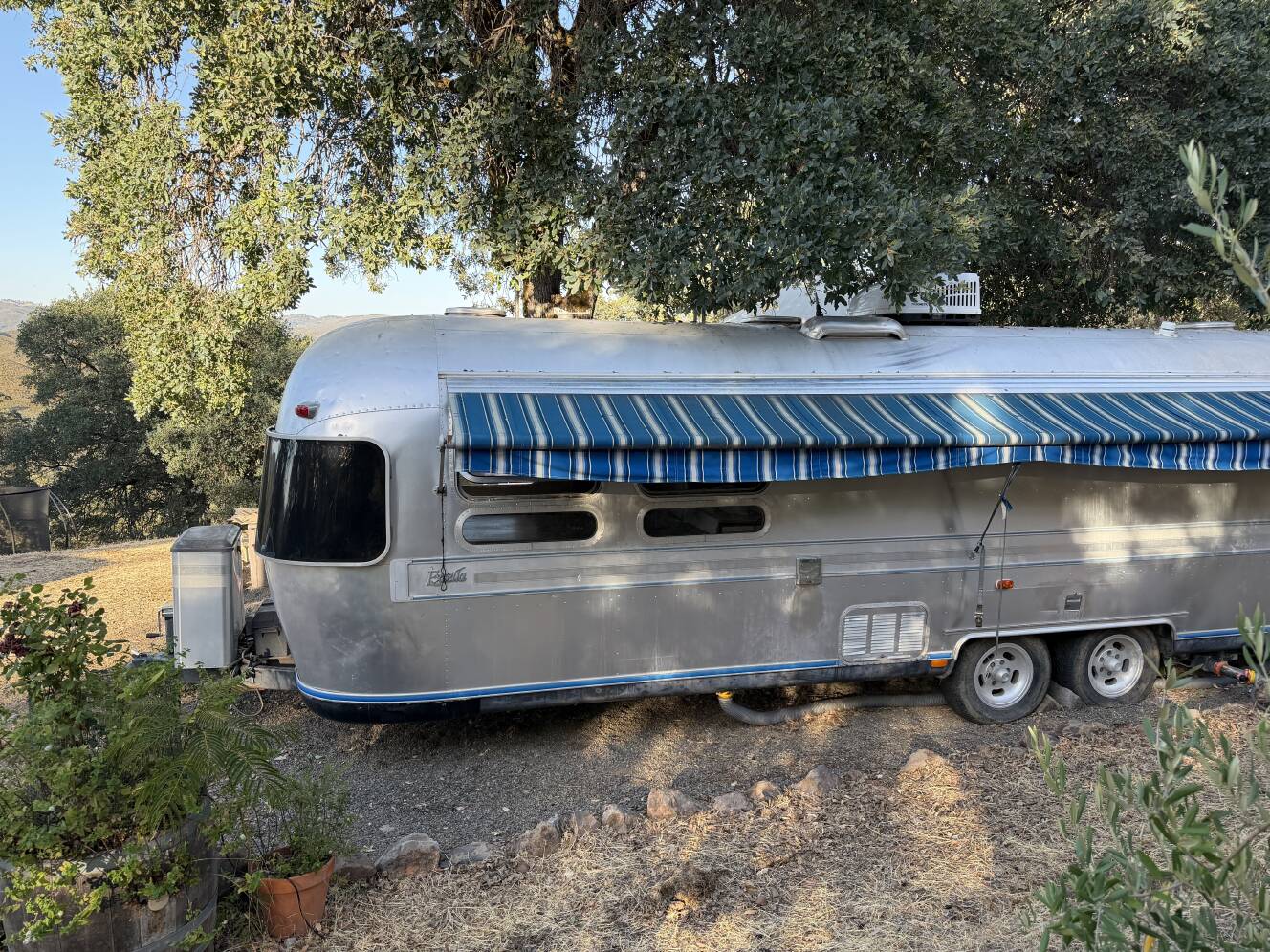 A photo of this 1983 Airstream EXCELLA 1000 30