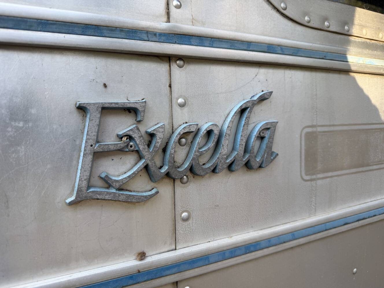 A photo of this 1983 Airstream EXCELLA 1000 30