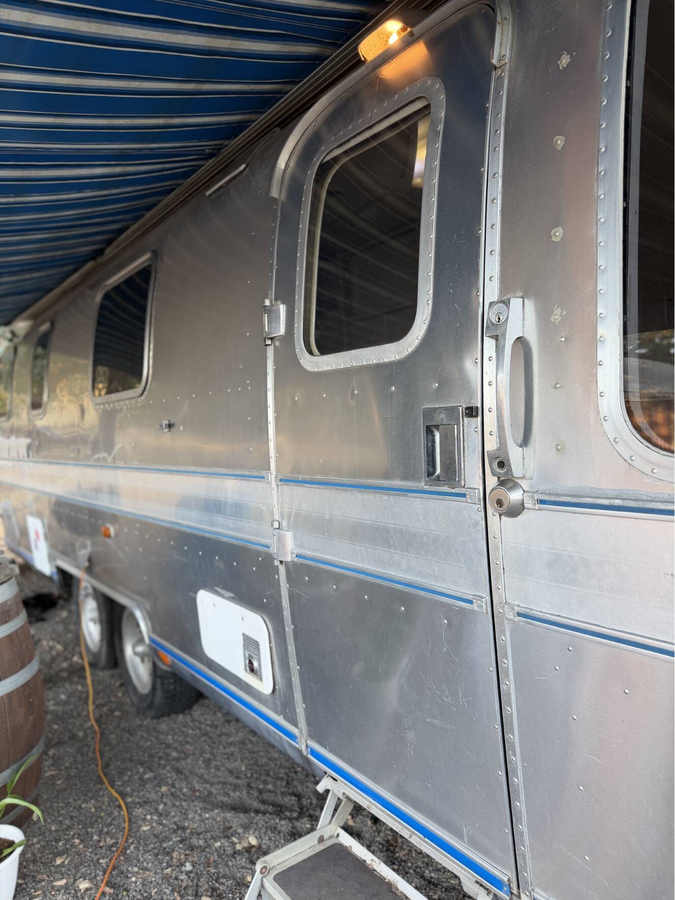 A photo of this 1983 Airstream EXCELLA 1000 30