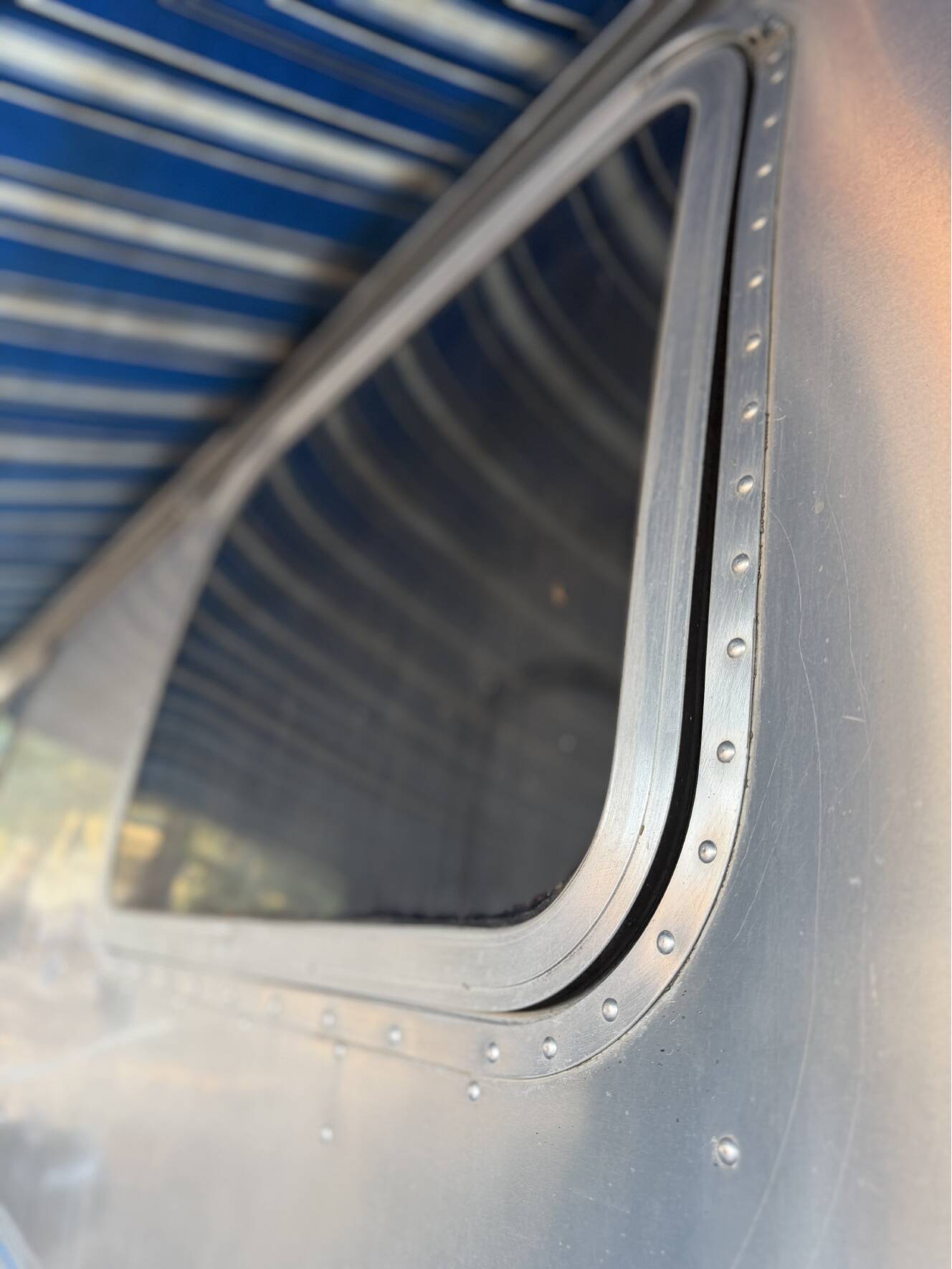 A photo of this 1983 Airstream EXCELLA 1000 30
