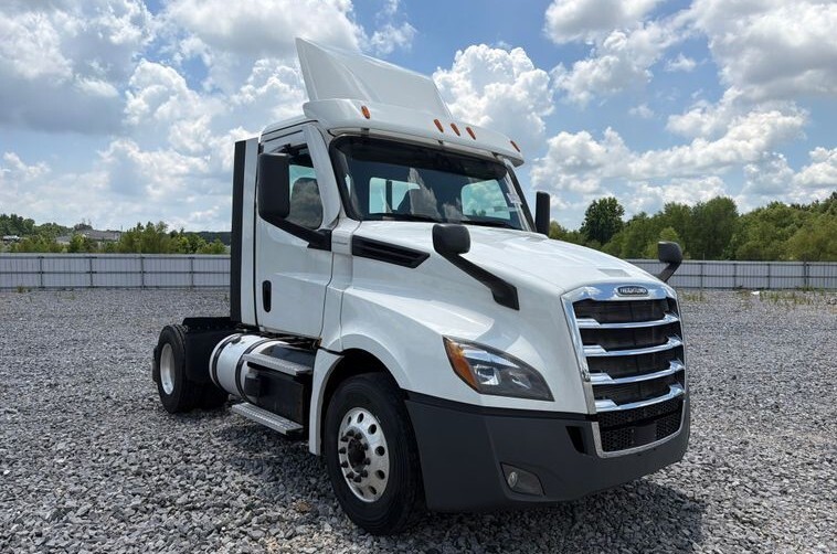 2021 FREIGHTLINER CASCADIA in Memphis, TN