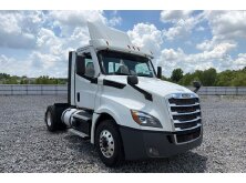 Commercial Truck Spotlight: Freightliner Cascadia image