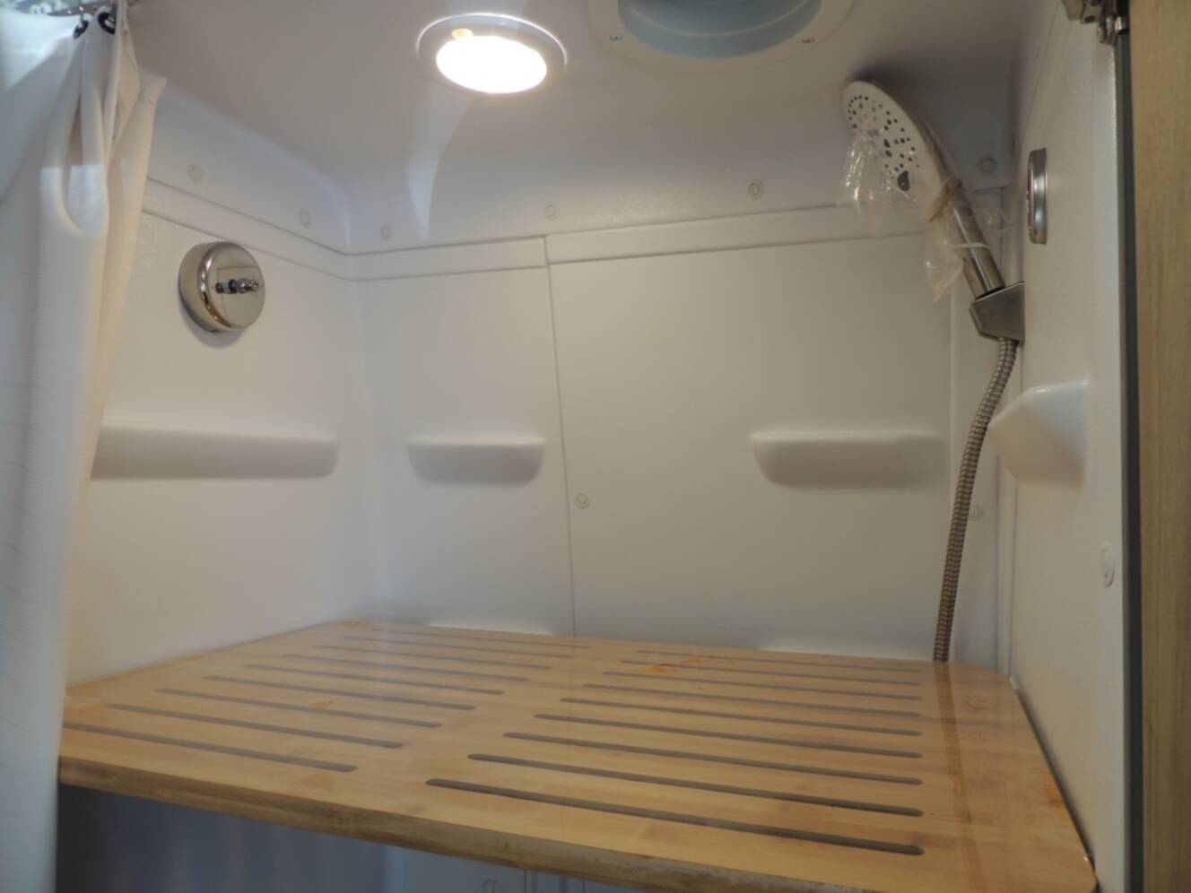 A photo of this 2027 Entegra Coach Launch 19Y