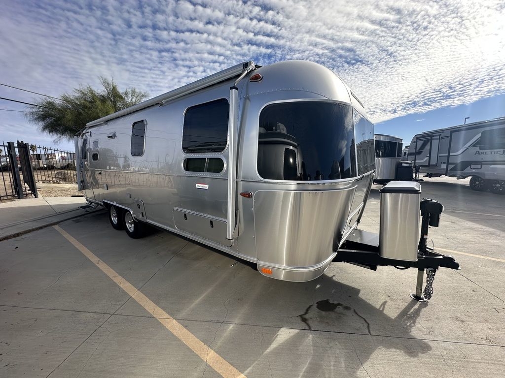 2026 Airstream 27FB Intl in los banos