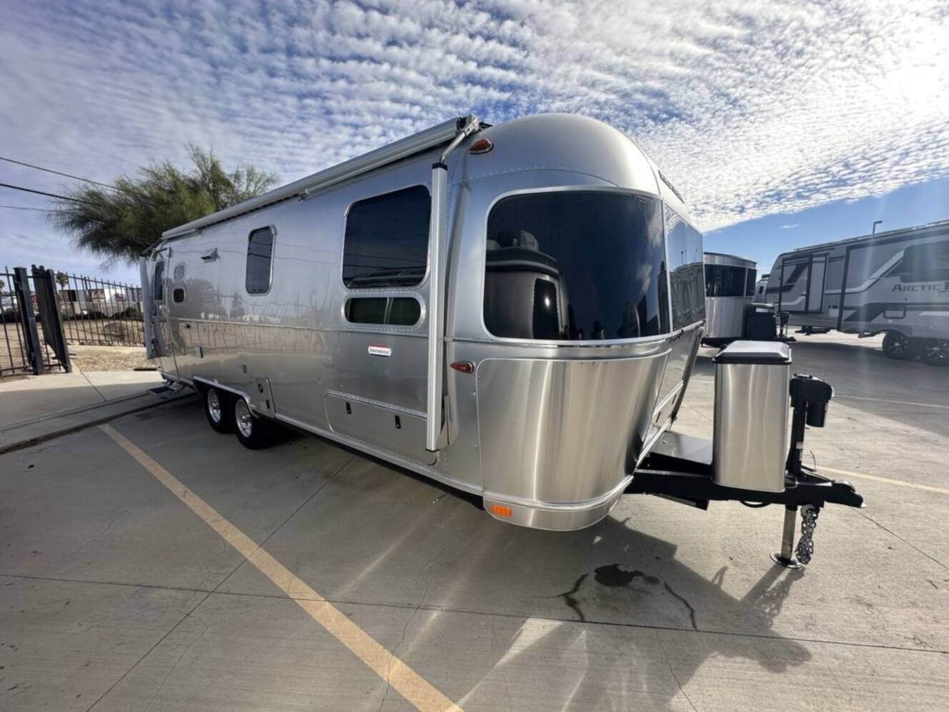 A photo of this 2026 Airstream 27FB Intl