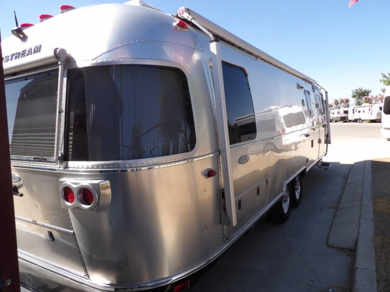 A photo of this 2017 Airstream Classic 30 Twin 30