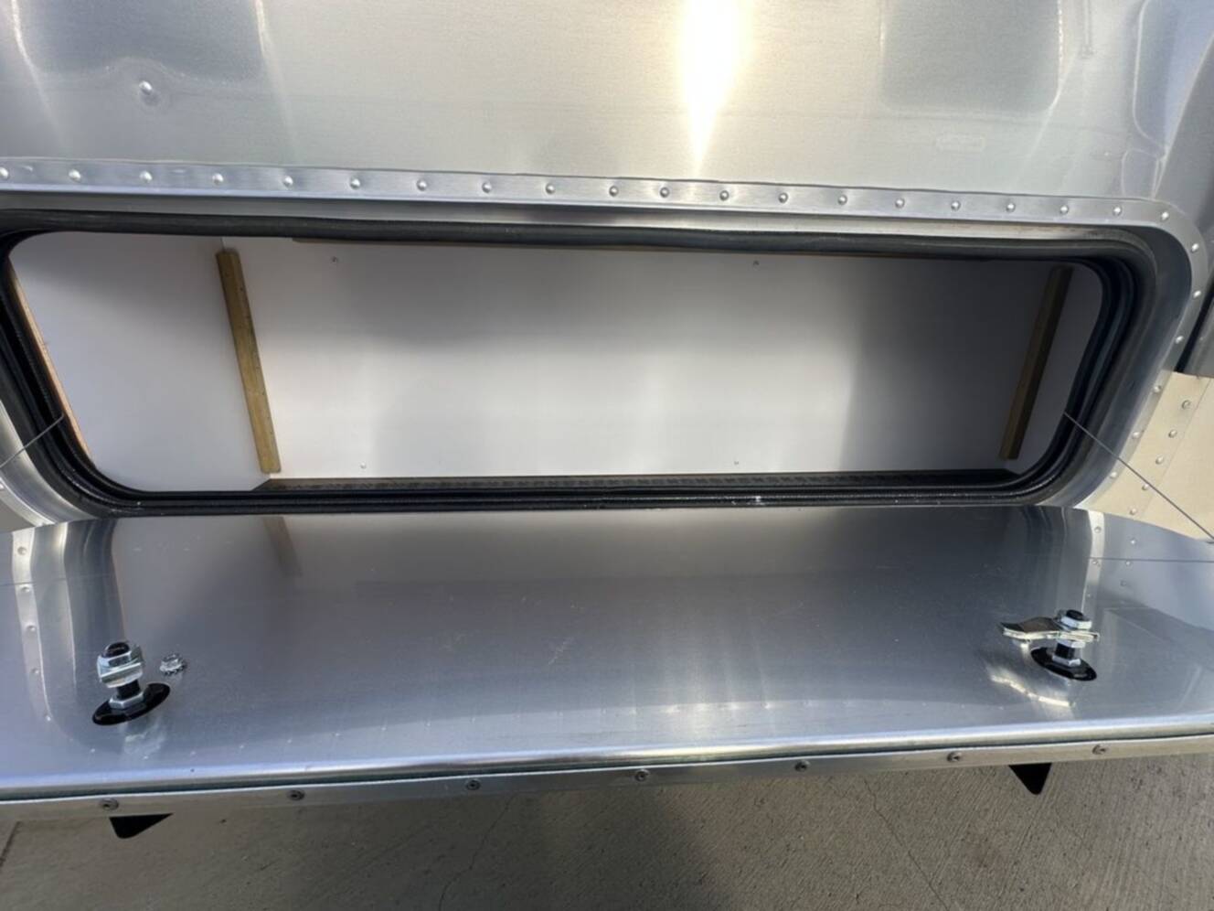 A photo of this 2026 Airstream 27FB Intl