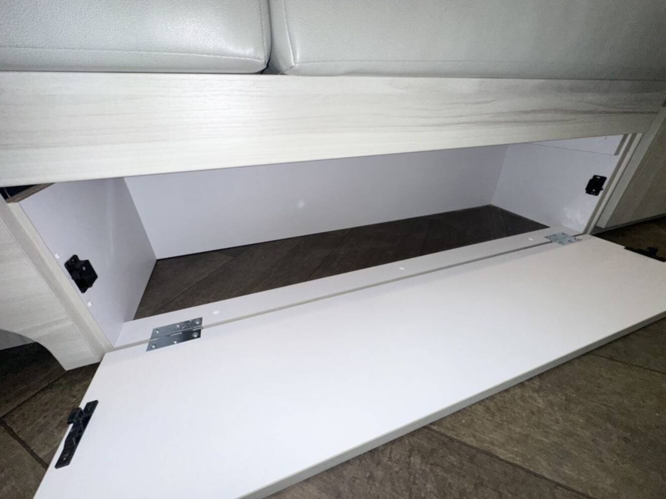 A photo of this 2026 Airstream 27FB Intl