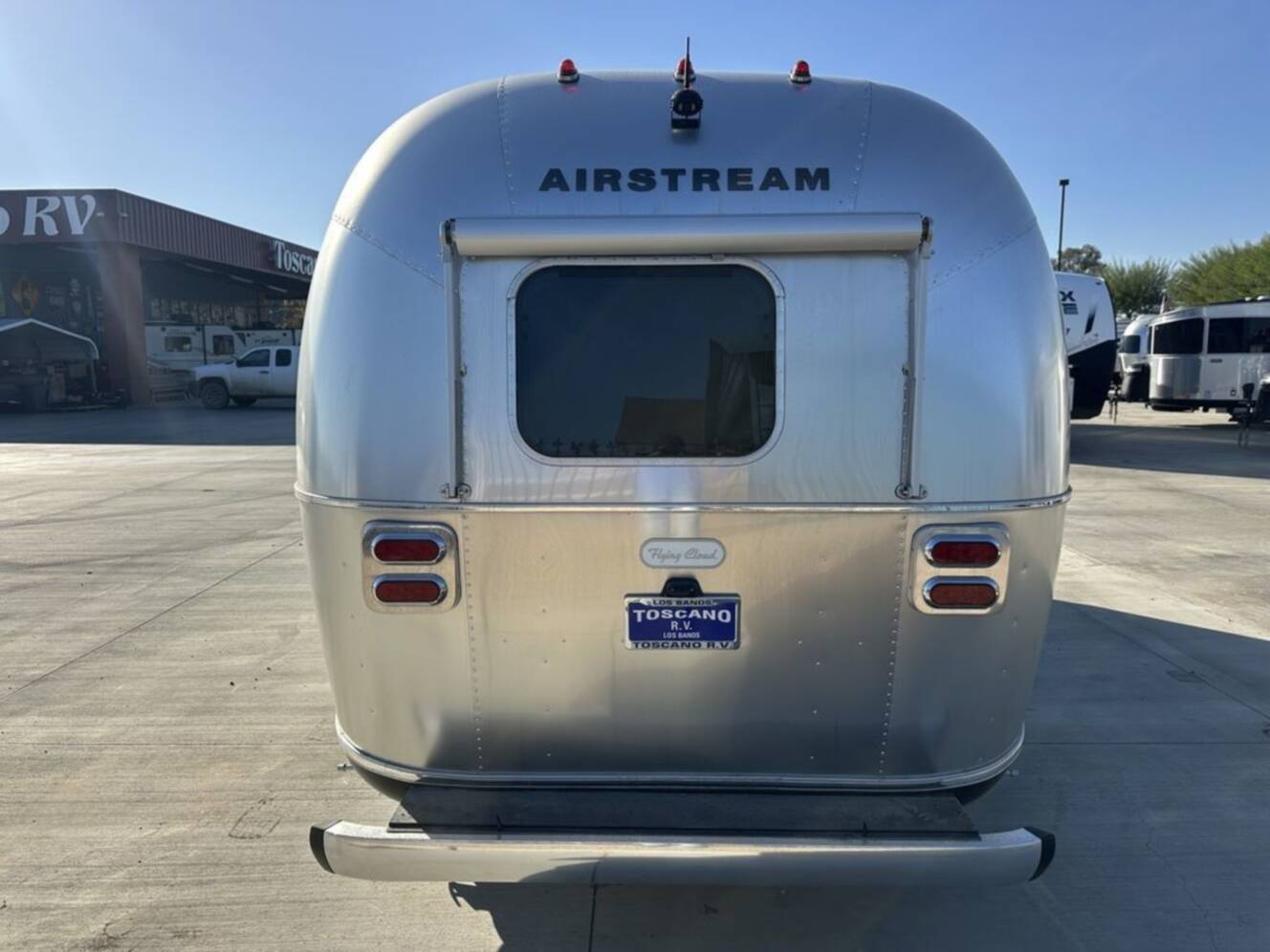 A photo of this 2025 Airstream Flying Cloud 23FBT 23FB