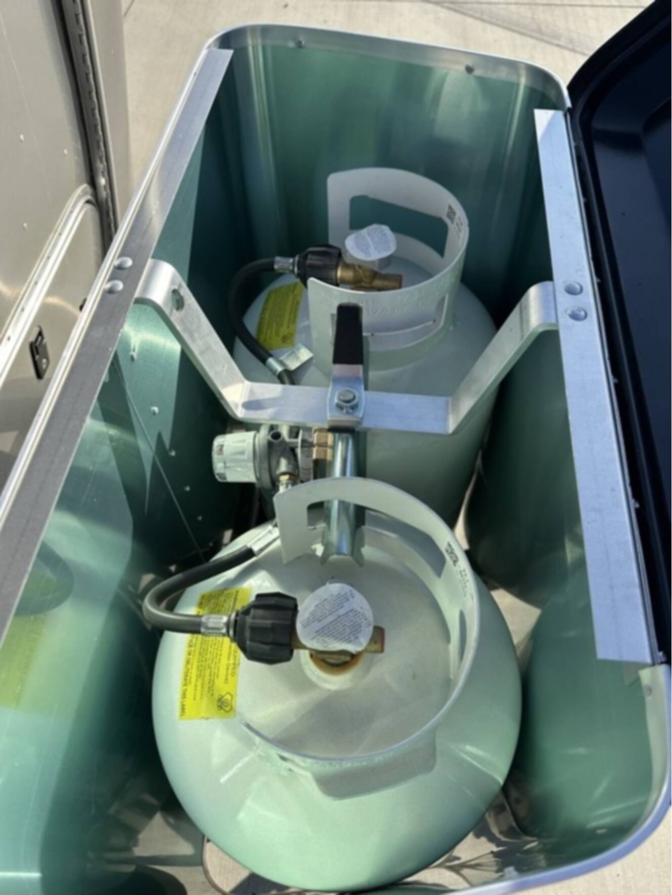 A photo of this 2025 Airstream Flying Cloud 23FBT 23FB