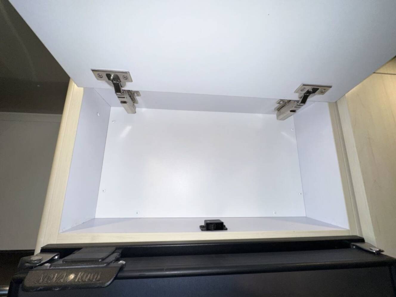 A photo of this 2025 Airstream Flying Cloud 23FBT 23FB