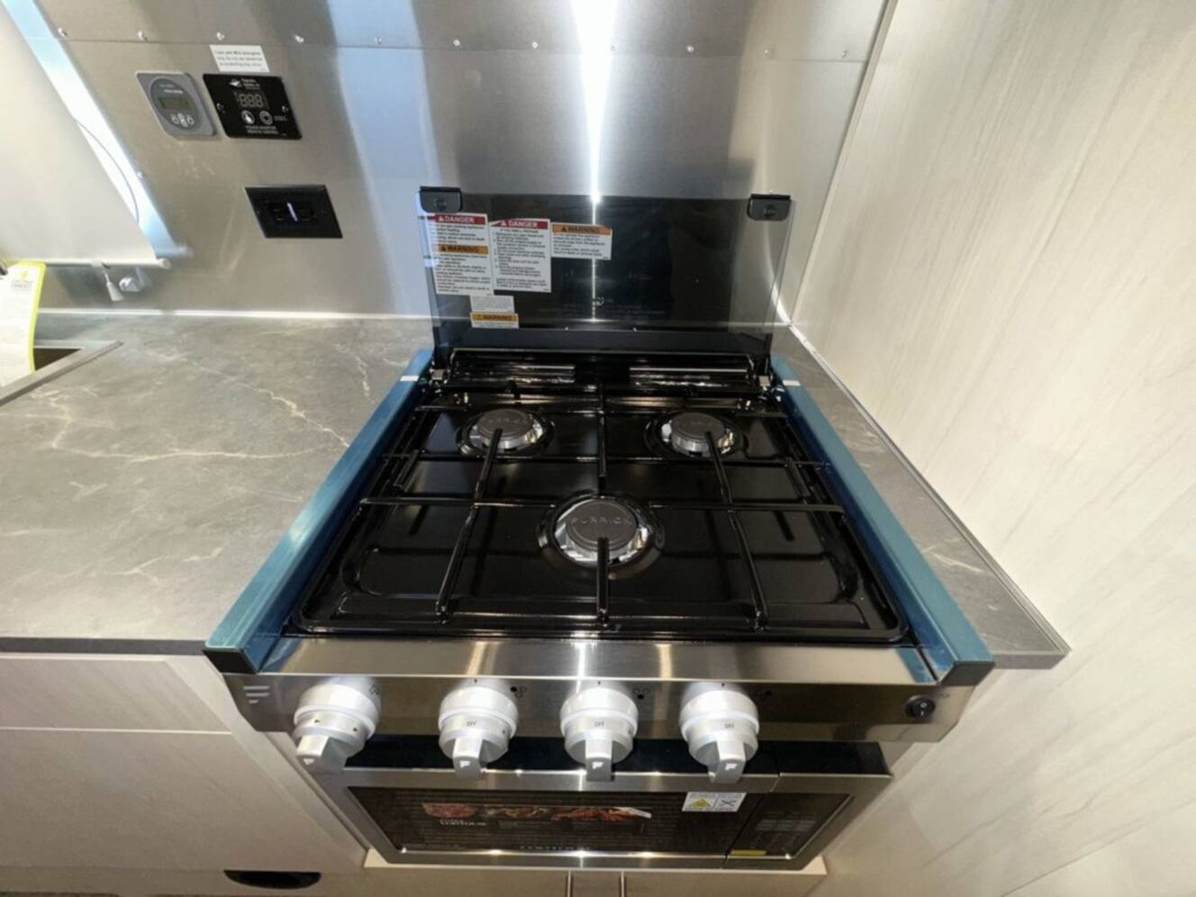 A photo of this 2025 Airstream Flying Cloud 23FBT 23FB