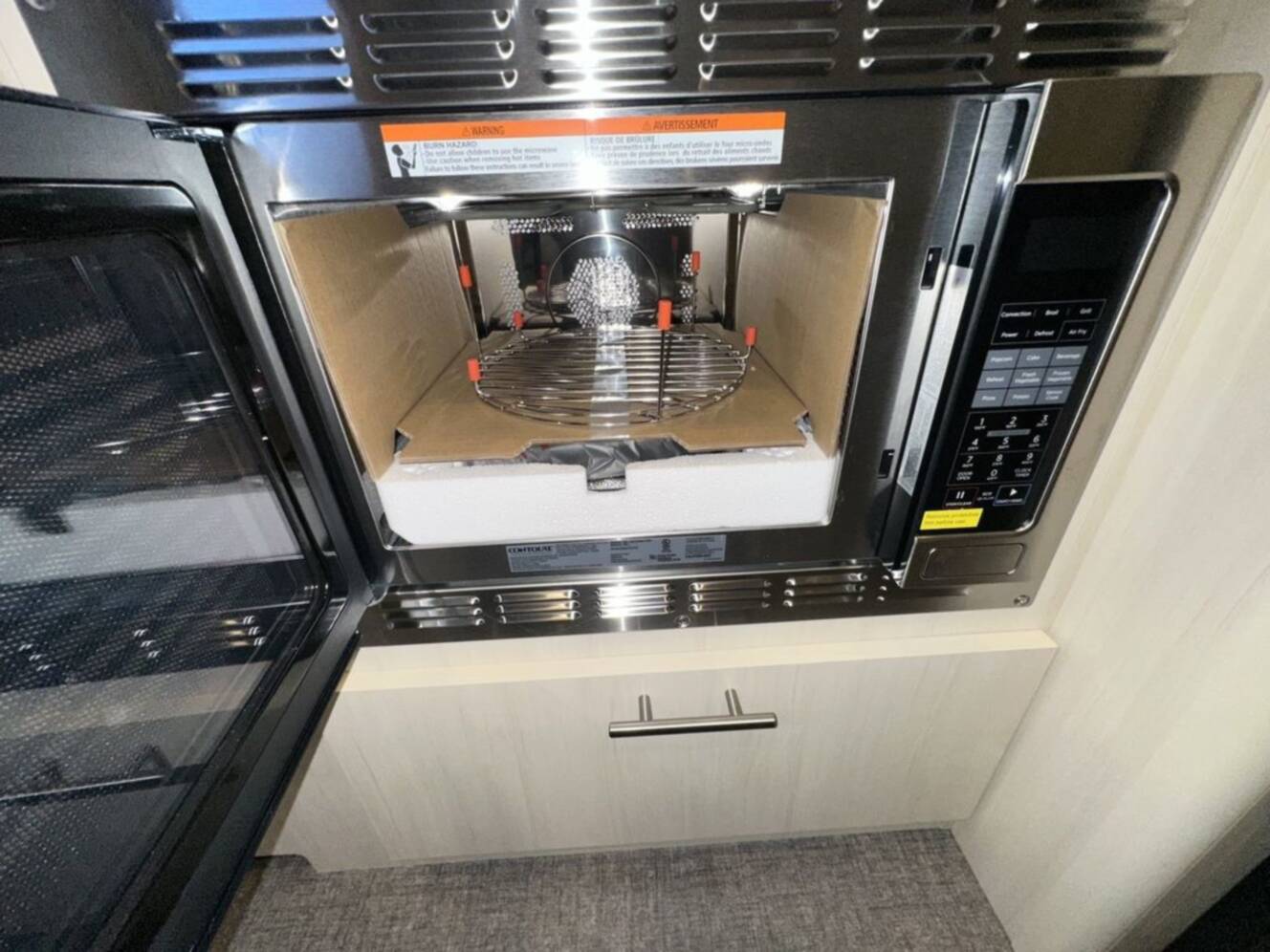 A photo of this 2025 Airstream Flying Cloud 23FBT 23FB