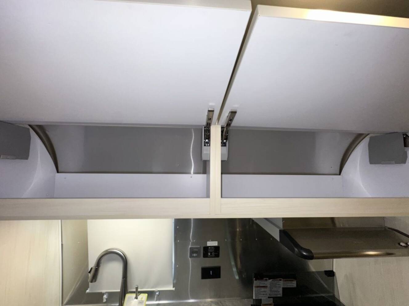 A photo of this 2025 Airstream Flying Cloud 23FBT 23FB