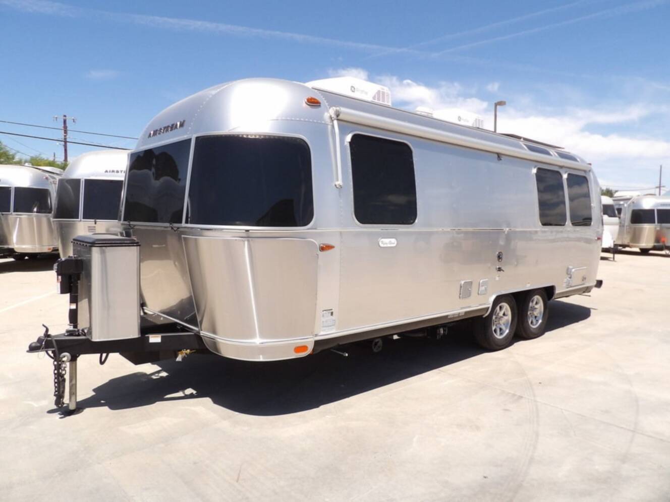 A photo of this 2025 Airstream Flying Cloud 25FB
