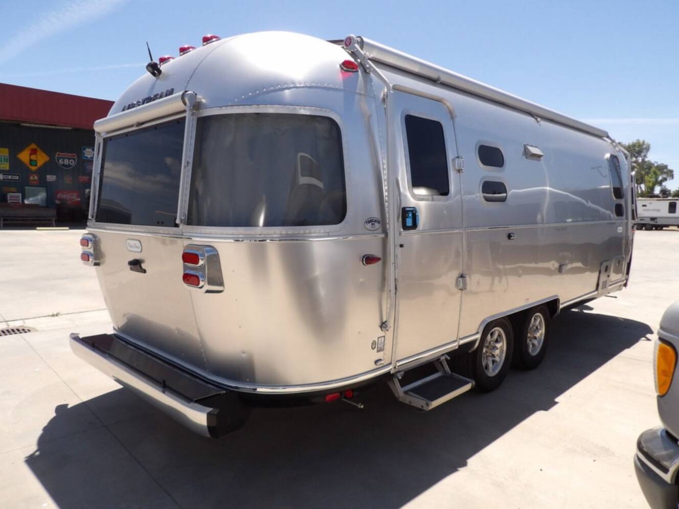 A photo of this 2025 Airstream Flying Cloud 25FB