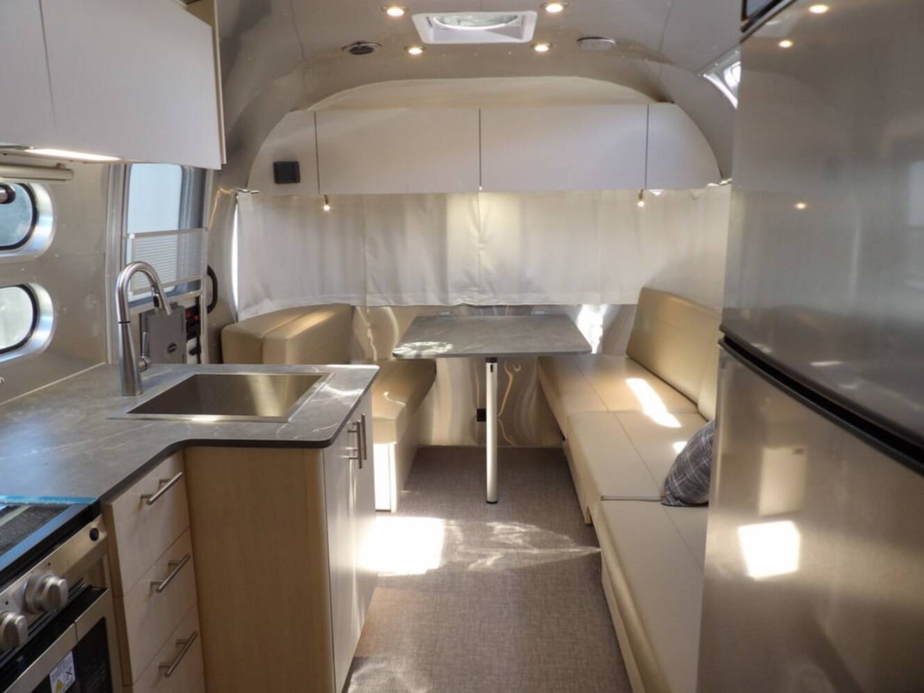 A photo of this 2025 Airstream Flying Cloud 25FB