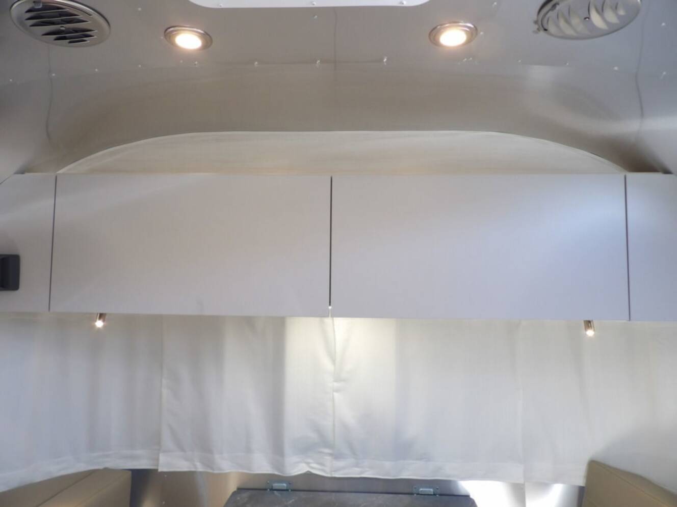 A photo of this 2025 Airstream Flying Cloud 25FB