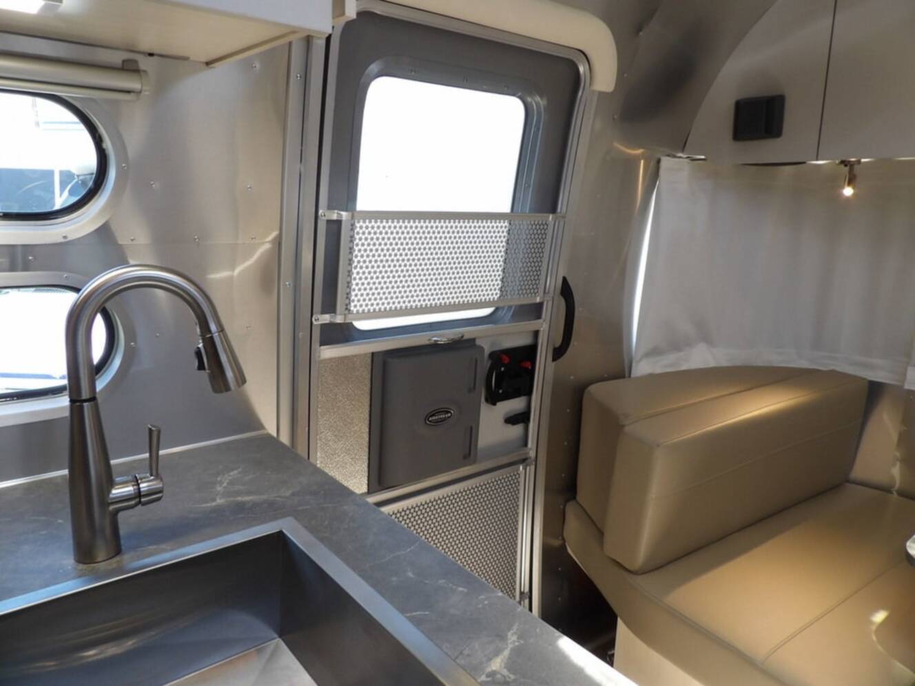 A photo of this 2025 Airstream Flying Cloud 25FB