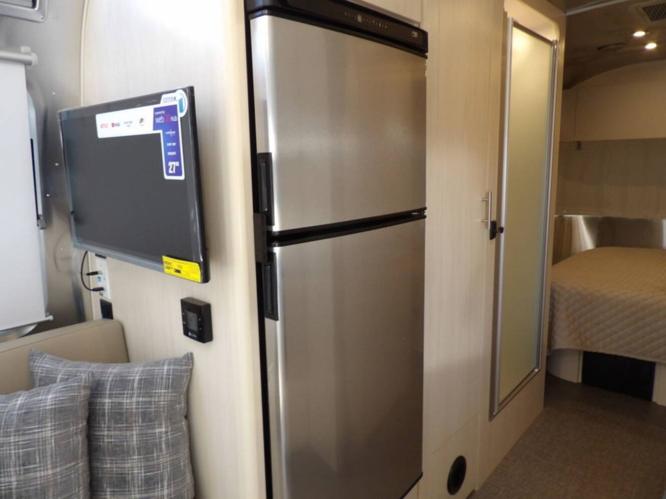 A photo of this 2025 Airstream Flying Cloud 25FB