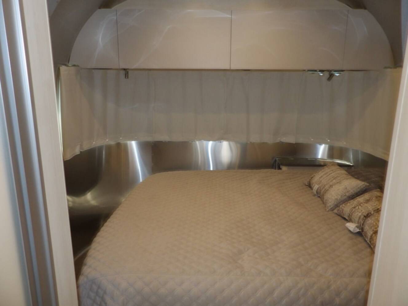 A photo of this 2025 Airstream Flying Cloud 25FB