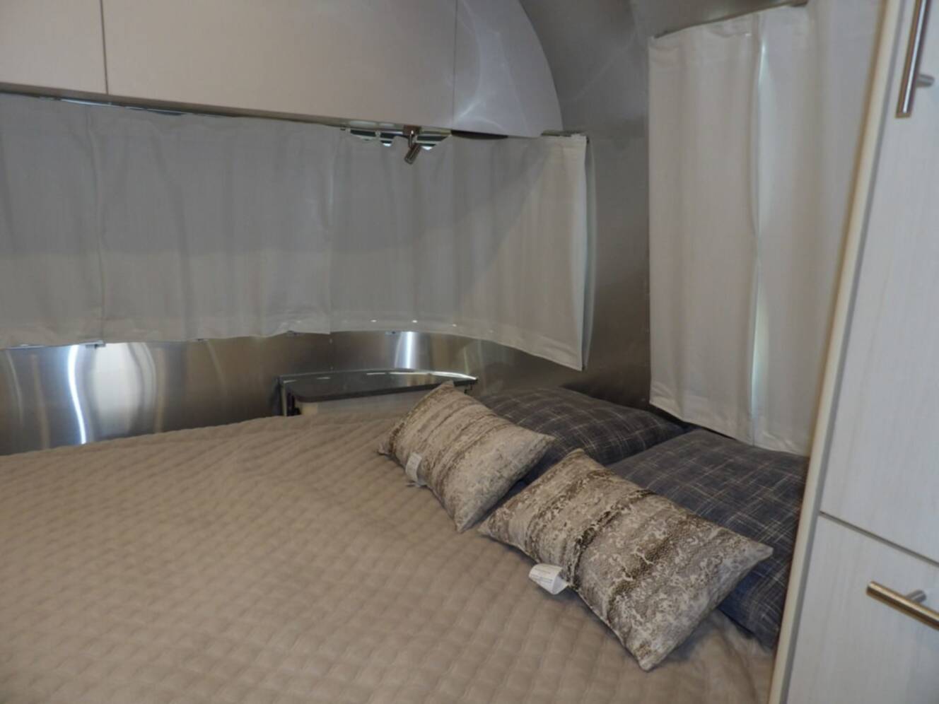 A photo of this 2025 Airstream Flying Cloud 25FB