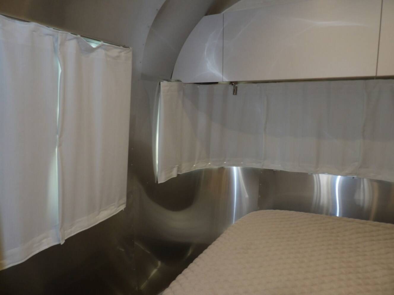 A photo of this 2025 Airstream Flying Cloud 25FB
