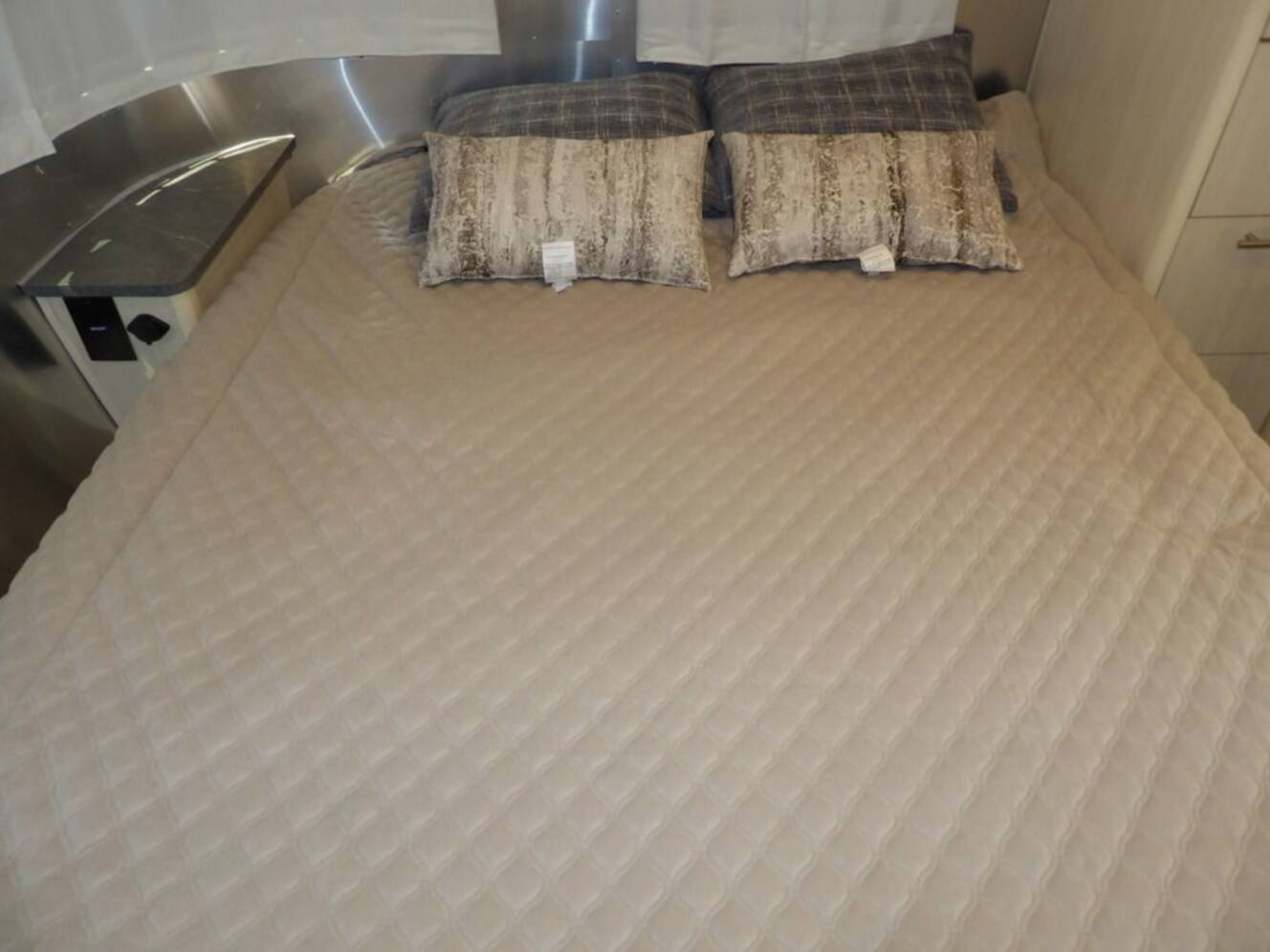 A photo of this 2025 Airstream Flying Cloud 25FB