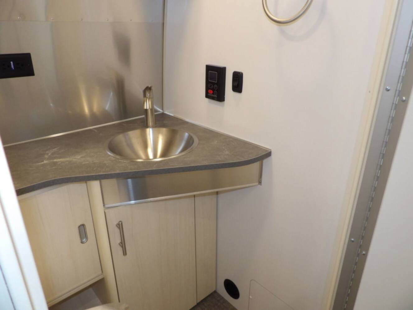 A photo of this 2025 Airstream Flying Cloud 25FB
