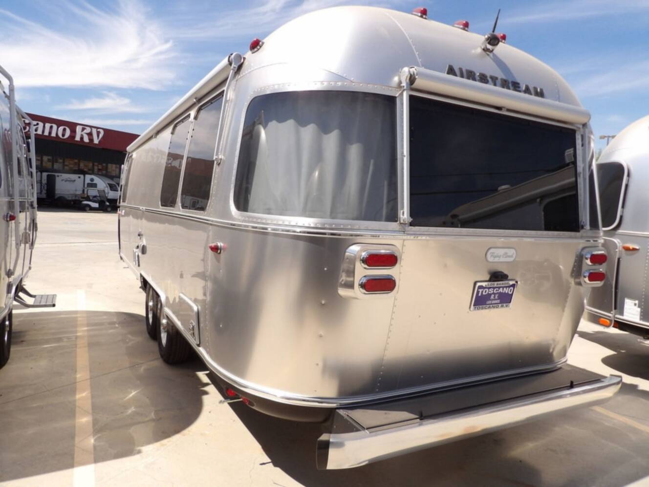 A photo of this 2025 Airstream Flying Cloud 27FB