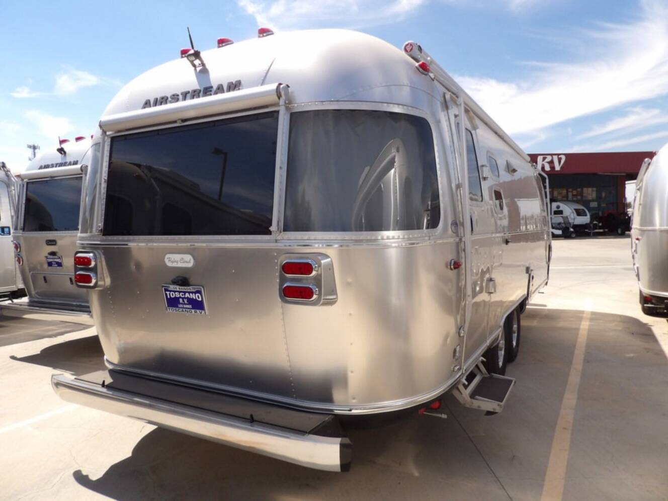 A photo of this 2025 Airstream Flying Cloud 27FB
