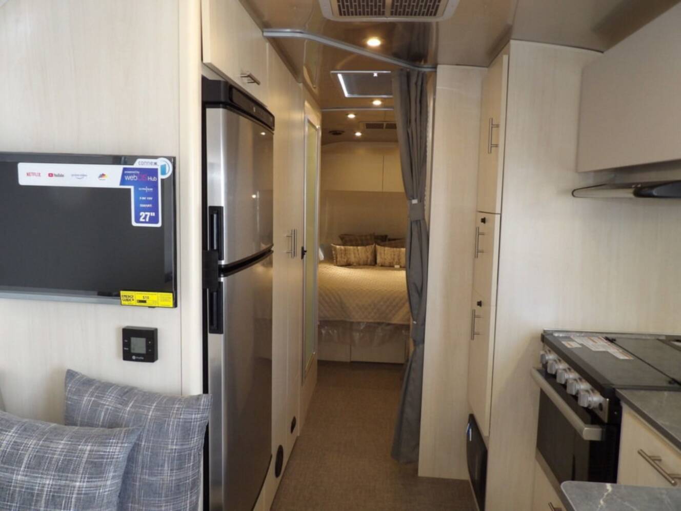 A photo of this 2025 Airstream Flying Cloud 27FB