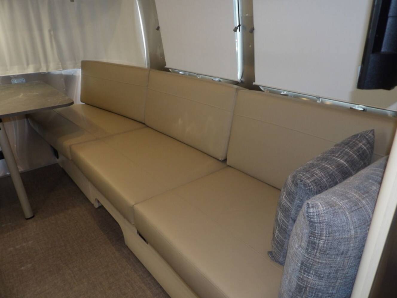 A photo of this 2025 Airstream Flying Cloud 27FB