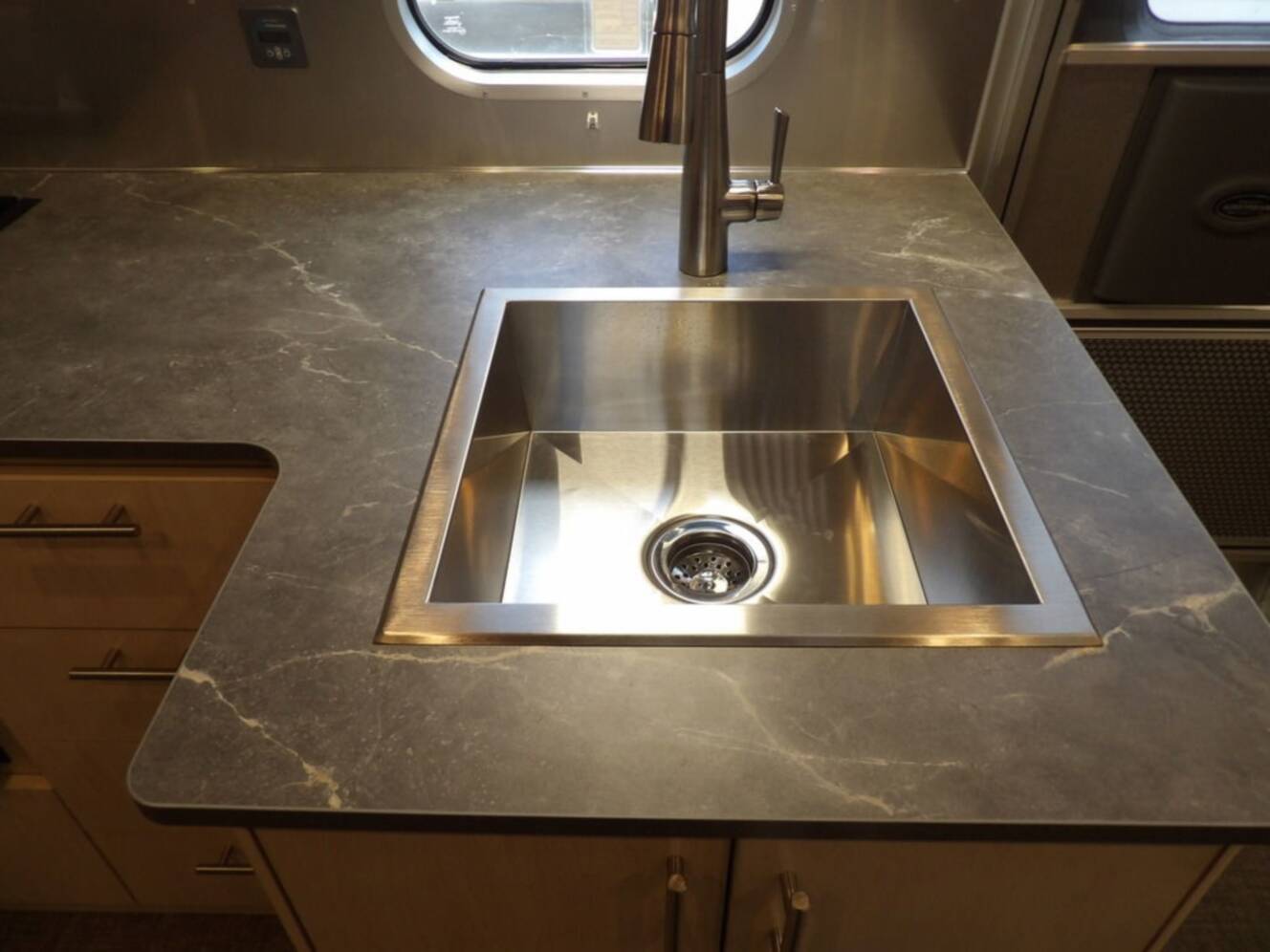 A photo of this 2025 Airstream Flying Cloud 27FB