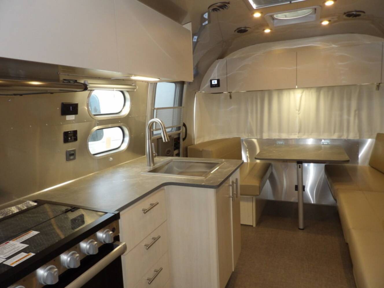 A photo of this 2025 Airstream Flying Cloud 27FB