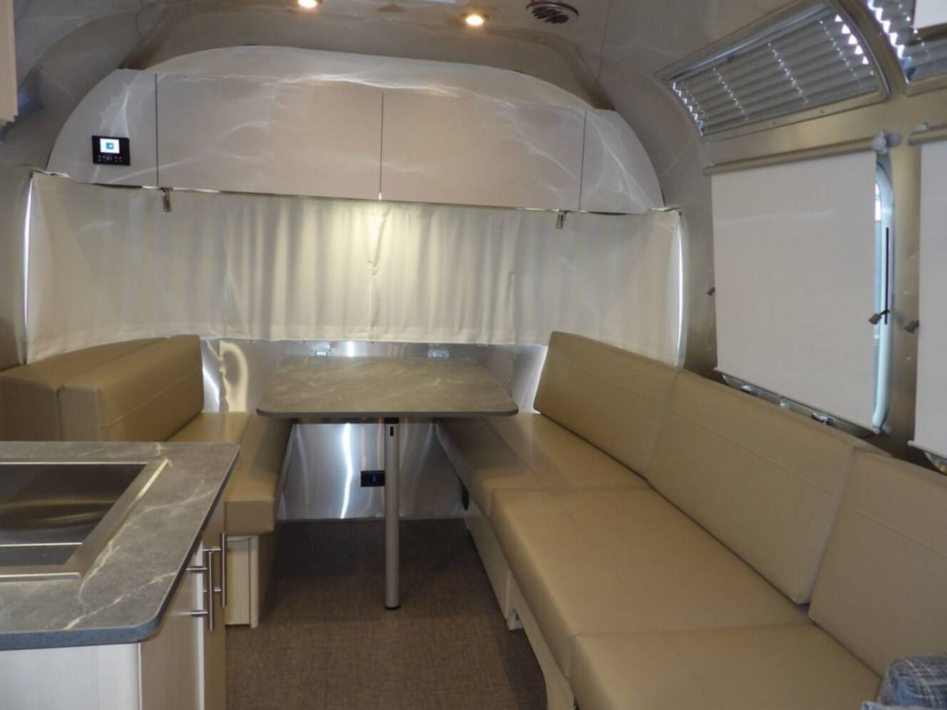 A photo of this 2025 Airstream Flying Cloud 27FB