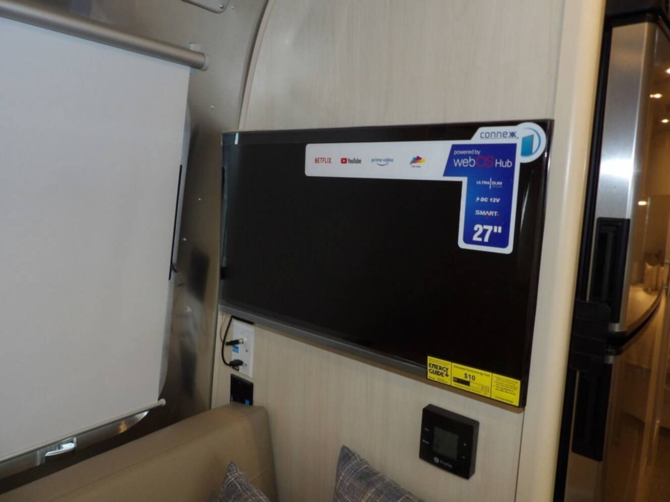 A photo of this 2025 Airstream Flying Cloud 27FB