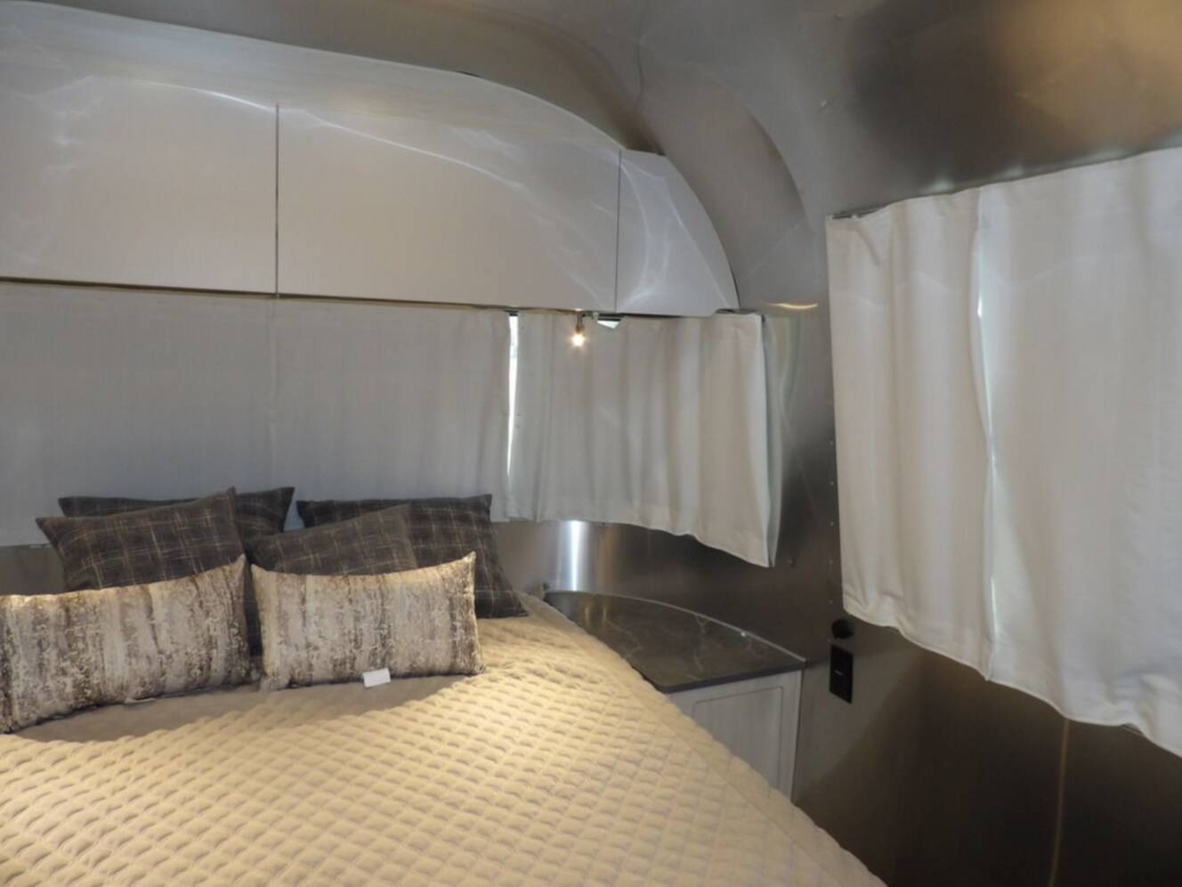 A photo of this 2025 Airstream Flying Cloud 27FB