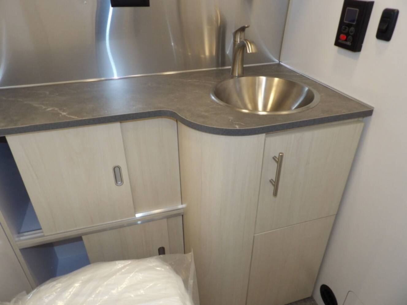 A photo of this 2025 Airstream Flying Cloud 27FB